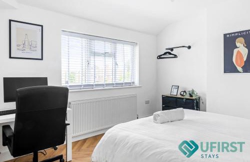 Woodthorpe Apartamento | Stylish 4BR House - Near City Hospital, Sherwood, Clinton Market, QMC & City Centre - Sleeps 8