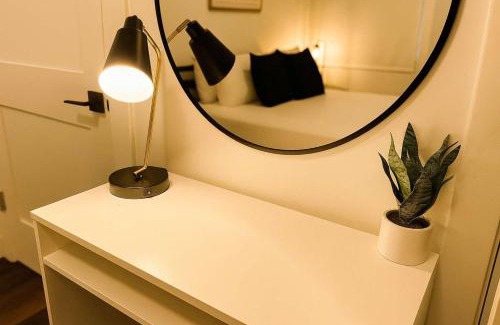 Near South Side Apartamento | Stylish 4BR Stay-Prime Location - State rep