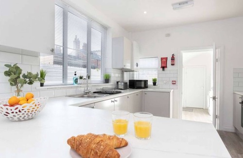 Redcar Casa | Stylish 5 bedroom house in Redcar which sleeps up to 10
