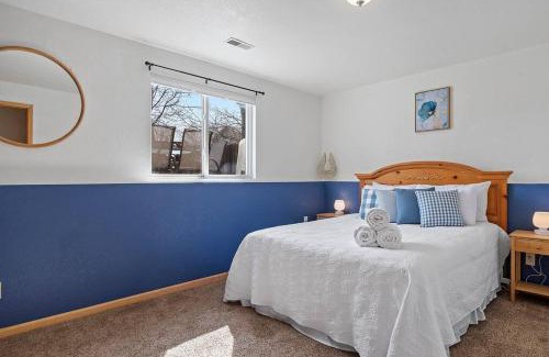 Summerset Casa | Stylish 5 BR- LG Fenced Backyard and Playground