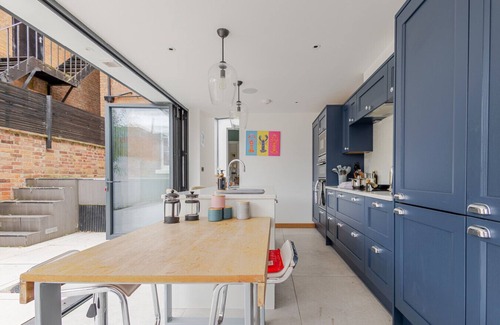 Leamington Spa Casa | Stylish 5-Bed Townhouse in Prime Leamington Spa