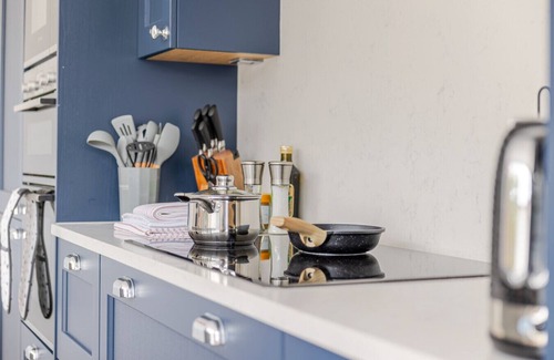 Leamington Spa Casa | Stylish 5-Bed Townhouse in Prime Leamington Spa