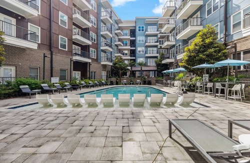 Charlotte Apartamento | Stylish| 5 Min to DT| Parking, Gym & W/D| Sleeps 6
