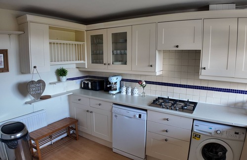 Thamesfield Apartamento | Stylish 5BR/3BA Duplex in Prime London Zone 2 | Near River, Tube & Parks