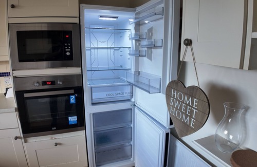 Thamesfield Apartamento | Stylish 5BR/3BA Duplex in Prime London Zone 2 | Near River, Tube & Parks