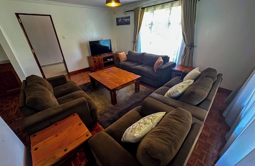 Athi River Casa | Stylish 5BR Bungalow with Private Pool near JKIA – Greenpark, Athi River