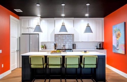 Chestnut Casa | Stylish 6BR Home 7 Minutes from Downtown—Sleeps 12
