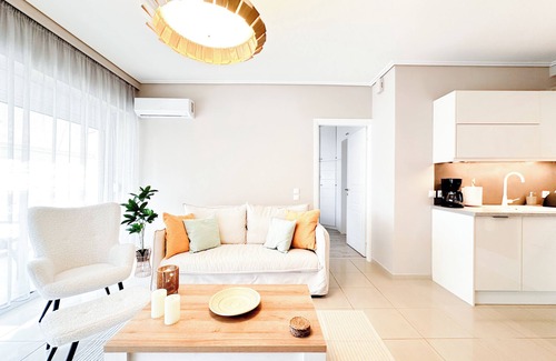 Alimos Apartamento | Stylish Alimos Retreat w/Large Balcony