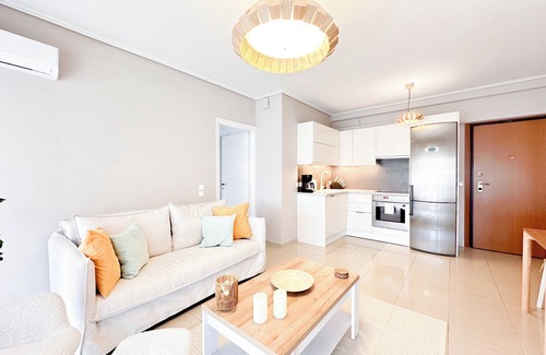 Alimos Apartamento | Stylish Alimos Retreat w/Large Balcony