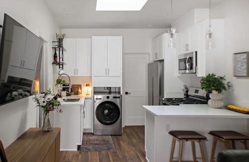 Willmore Apartamento | Stylish All-New Apartment Near Beach, Downtown Fast WiFi & Pet Friendly