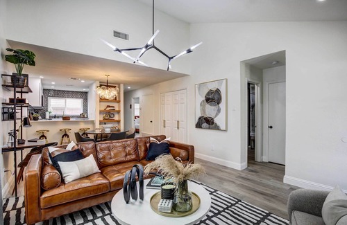 Allen Casa | Stylish Allen Home near Watters Creek Village