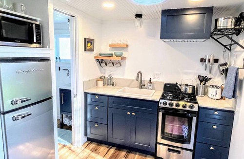 Arcata Casa | Stylish and Bright-Downtown