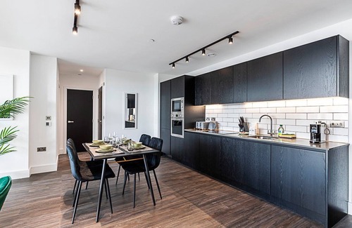 College Park and Old Oak Apartamento | Stylish and Bright West London Gem