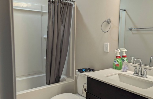 Mebane Casa | Stylish and charming 2-bedroom house with AC and WiFi in Mebane