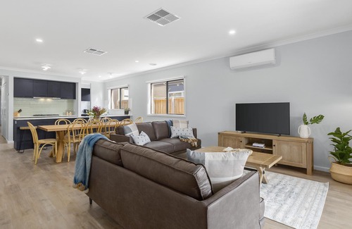 Clifton Springs Casa | Stylish and contemporary 4 bedroom house with Alfresco