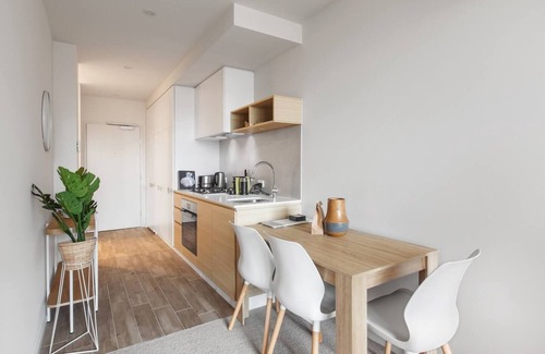 Caulfield North Apartamento | Stylish and Cosy A Mid Century Caulfield Retreat