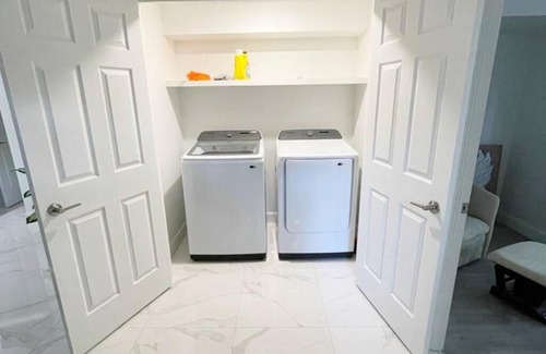 Saint-Hubert Casa | Stylish and luxurious apartment basement unit