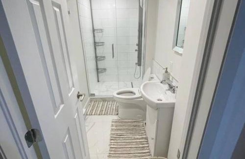 Saint-Hubert Casa | Stylish and luxurious apartment basement unit