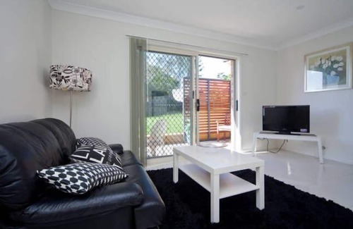 Warriewood Casa | Elegante y nueva casa de huéspedes "Lakeview" Warriewood - Mona Vale