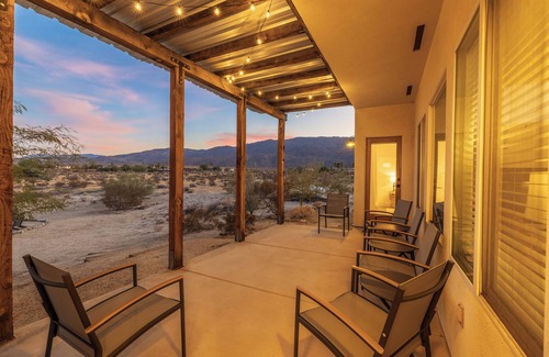 Borrego Springs Casa | Stylish and Private Adobe Retreat with Views in Borrego Springs / Anza Borrego