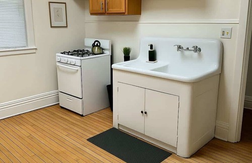 Andersonville Apartamento | Stylish and Roomy 2BR in Chicago