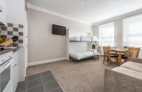 Brondesbury Park Apartamento | Stylish apartment 12 minutes tube to Oxford Street with free wifi and air con