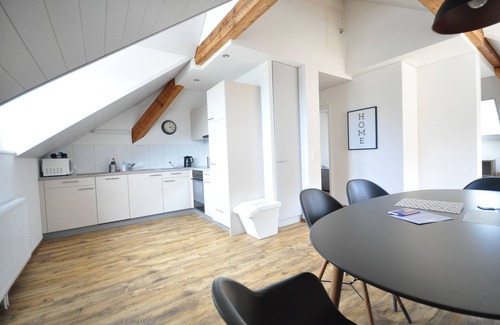 Matten bei Interlaken Apartamento | Elegante apartamento nuevo situado a 3 minutos a pie de la estación Interlaken West.