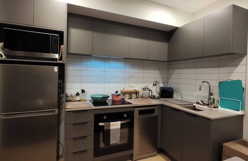 Epsom Apartamento | Stylish Apartment at the Heart of Newmarket with a balcony + Welcome Gift.