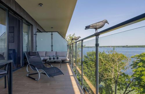 Serock Apartamento | Stylish Apartment by the Lake with Balcony in Zegrze by Noclegi Renters