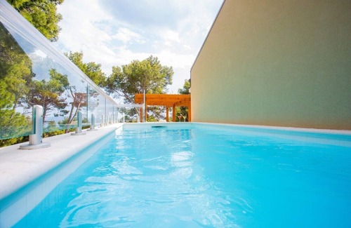 Ivan Dolac Apartamento | Stylish Apartment HighLife with Terrace and Private Pool