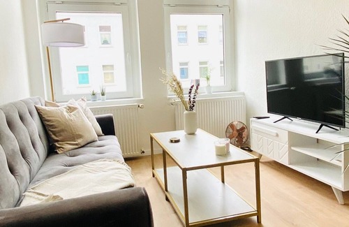 Andreasvorstadt Apartamento | Stylish apartment in a central location, Netflix, old building style, kitchen, public transport