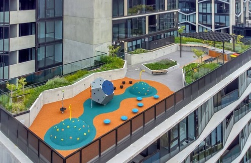 Reid Apartamento | Explore Canberra in style | Courtyard | CBD |Shops
