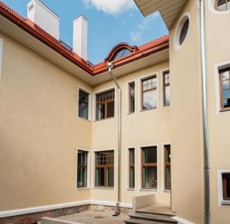 Viljandi Apartamento | Stylish Apartment in Historic Villa Doll, City Center