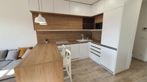 Zapad Apartamento | Stylish apartment near Old Town with AC and parking