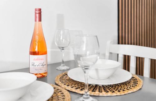 Cradley Heath Apartamento | Stylish Apartment - Netflix - Fast WiFi - Parking - Top Rated 4MH