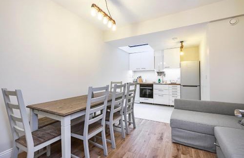 Shepherd's Bush Apartamento | Stylish Apartment, WHITE CITY - SK
