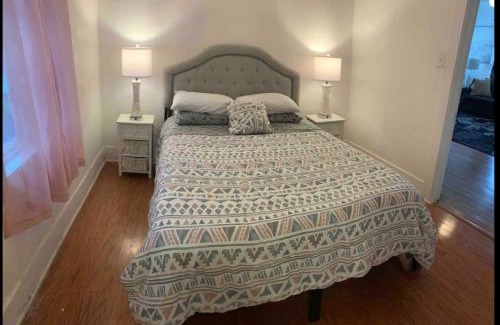 East Village Apartamento | Stylish Apt. Beach/Downtown/& Convention Center