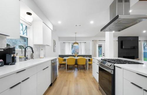North Austin Civic Association Casa | Stylish Austin Escape 4BR, 2BA, Minutes from Domain, Q2 Stadium