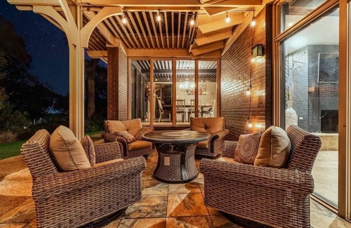 Riverside Casa | Beautiful Austin Retreat | Pool |Large Backyard | Sleeps 10