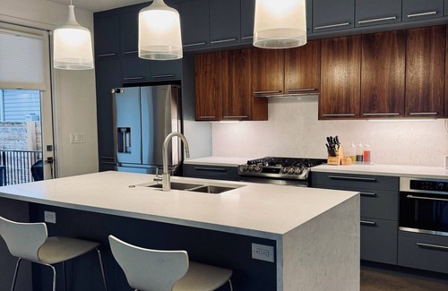 Highland Casa | Stylish Austin Home of a Local Creative Entrepreneur – Pet-Friendly!