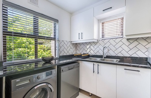 Ballito Apartamento | Stylish Ballito 1 Bedroom: Enclosed Balcony | Pool