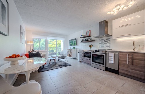 The Pines Condominio | Stylish Beach Condo in the Heart of Downtown Rehoboth Beach!
