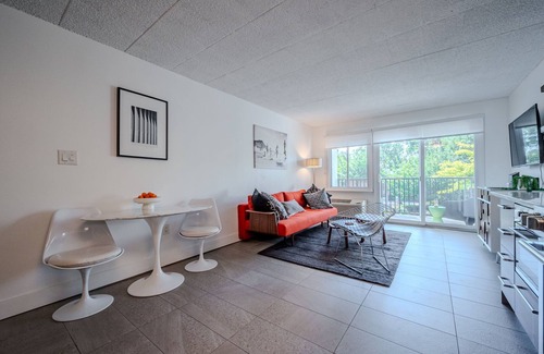 The Pines Condominio | Stylish Beach Condo in the Heart of Downtown Rehoboth Beach!