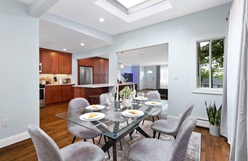 Cove - East Side - Shippan Casa | Stylish Beach Home near Stamford Downtown/Beach