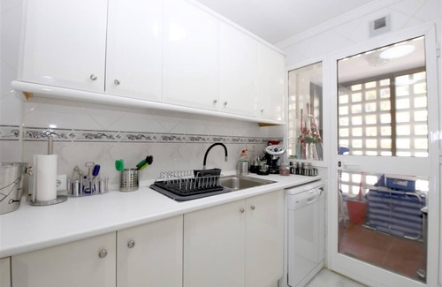 La Gaspara Apartamento | Elegante apartamento frente al mar, clima y Wifi, Frente a la playa y a poca distancia de Estepona