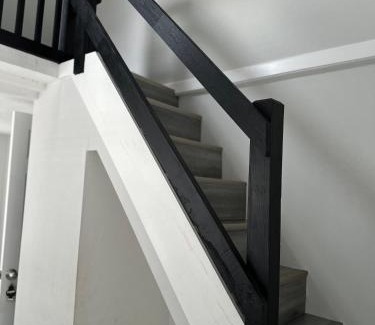 West Street - River Street Apartamento | Stylish Boston 2nd floor unit, You are going to love it!