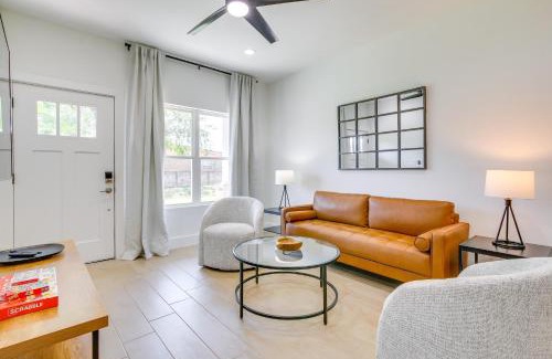 Brownsville Casa | Stylish Brownsville Stay Coastal Day Trips!