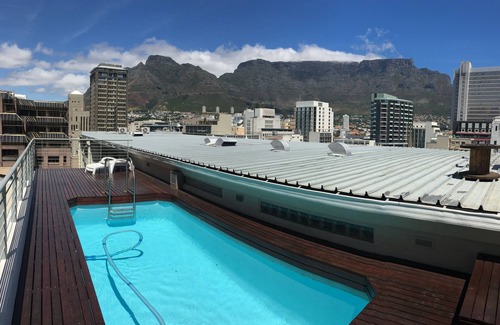 Cape Town City Centre Apartamento | Elegante apartamento céntrico en Greenmarket Square con estacionamiento seguro.
