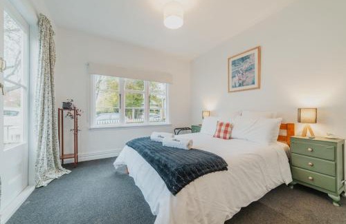 Christchurch City Centre Casa | Stylish Central Cottage - Modern Heating & Parking