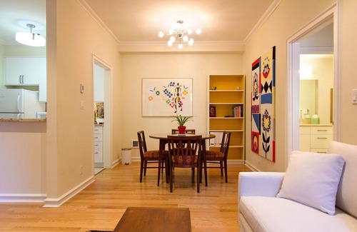 Lower Nob Hill Condominio | Elegante y central Nob Hill Condo en un tranquilo espacio de estacionamiento en el patio